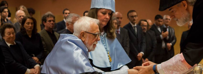 El jesuita Bartomeu Melià recibe el doctorado Honoris Causa de la Universidad Pontificia de