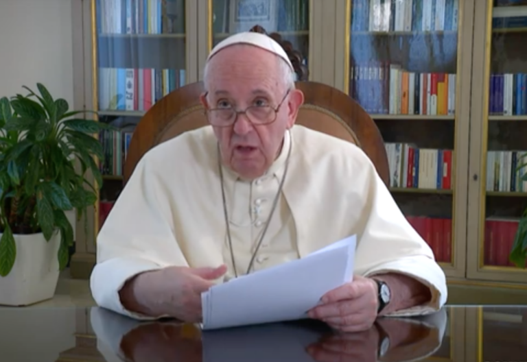 El papa Francisco se apunta a las charlas TED: “No podemos seguir exprimiendo la Tierra como una