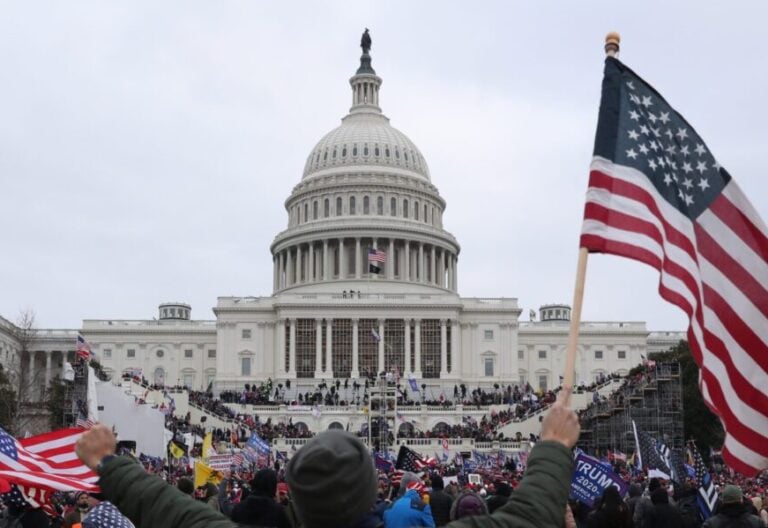 El aborto ya no es un derecho en Estados Unidos y los obispos dan “gracias a Dios”