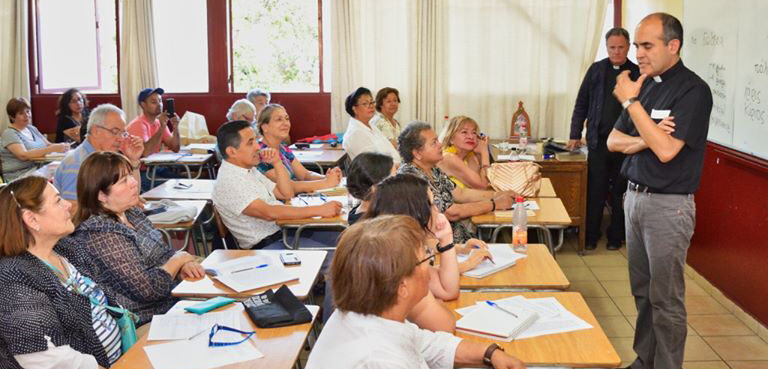 Chile: programa integrado de cursos para agentes pastorales en la Iglesia de Santiago