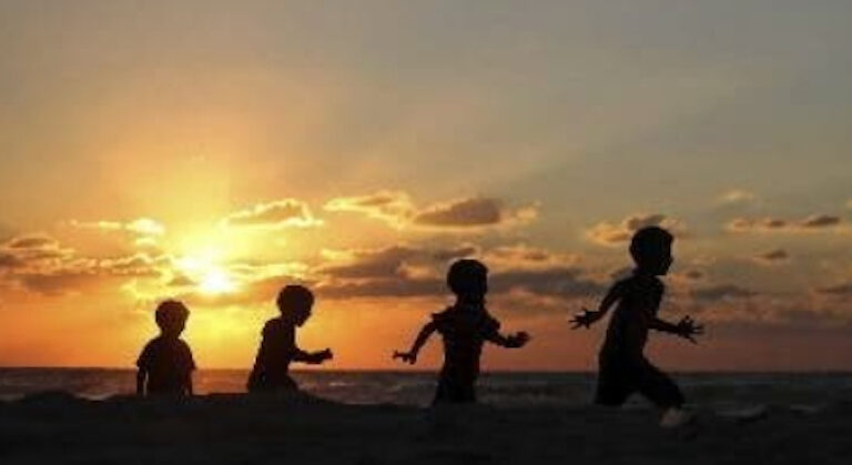 niños corriendo