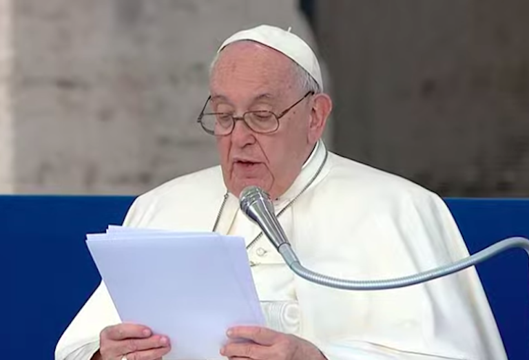 El llamado por la paz de Francisco: “No nos resignemos a la guerra, cultivemos semillas de
