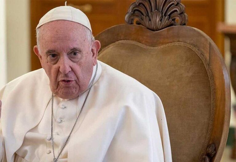 Francisco: “La liturgia es el primer arte de la Iglesia, el que la constituye y la caracteriza”