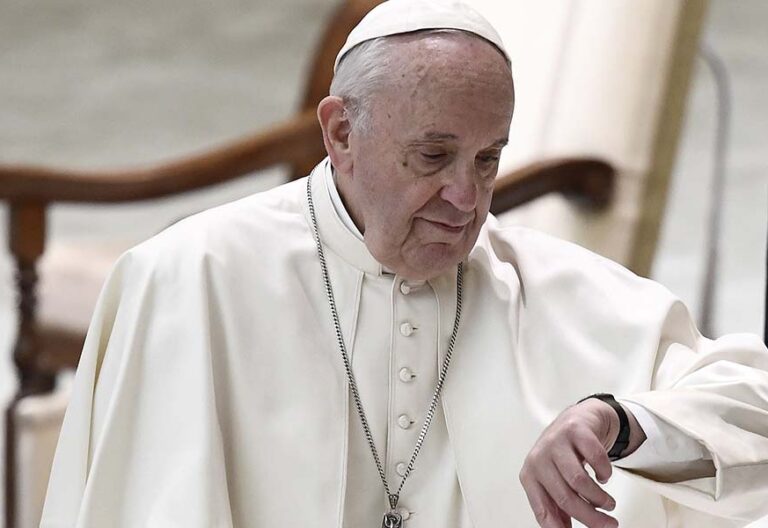 Un ministro de Sudán del Sur arremete contra el Papa por sus declaraciones sobre la homosexualidad