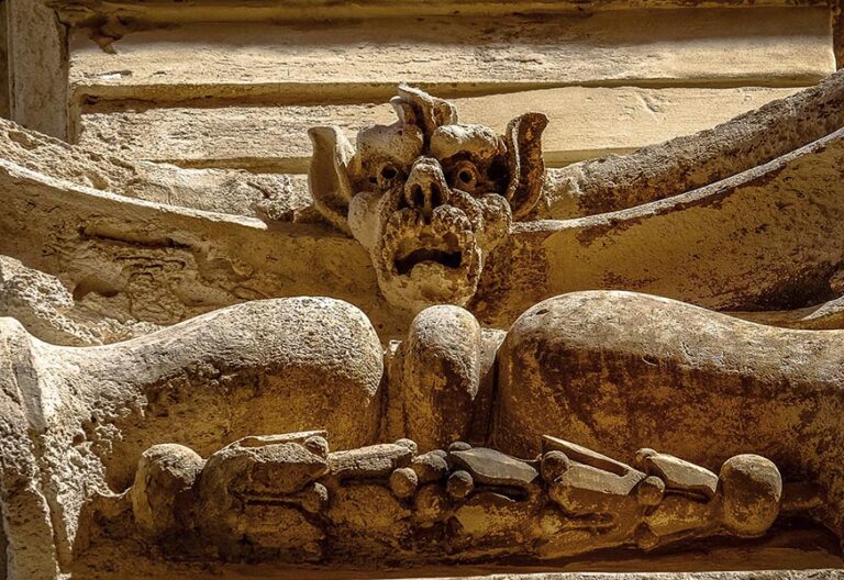 La alerta del obispo de Córdoba: “El demonio es muy atrevido y entra por las rendijas”