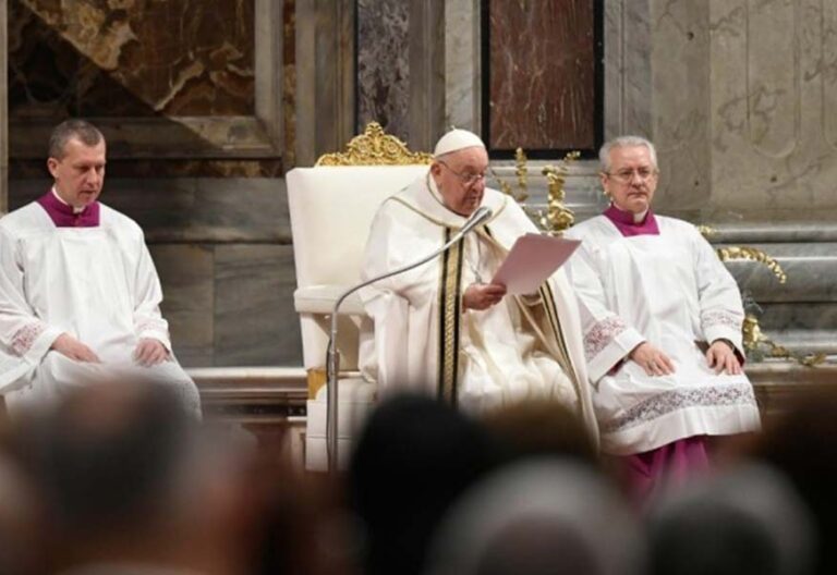 Francisco pide a los Reyes Magos encontrar la “vocación eclesial” en lugar de “dividirnos