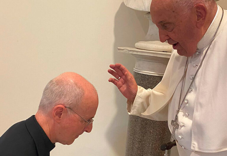 El Papa, unido espiritualmente a los participantes de ‘Outreach’ de católicos LGBT