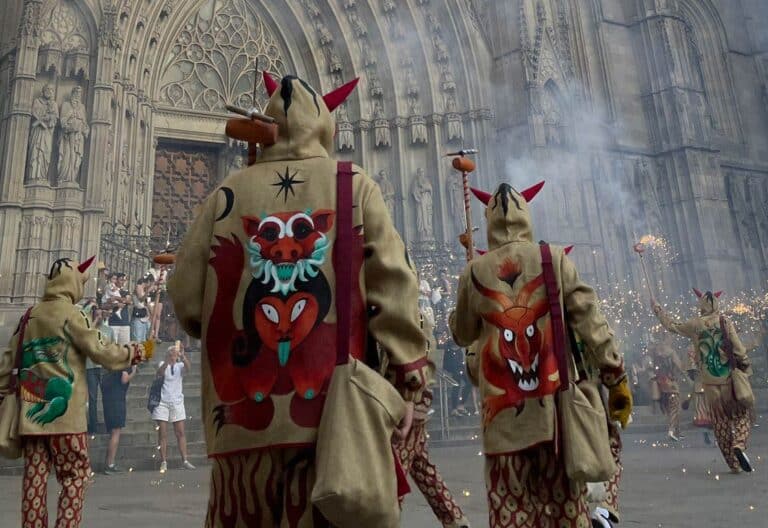 Baile de diablos por el Corpus en Barcelona