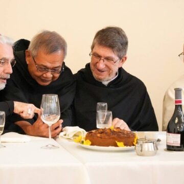 León XIV, durante el almuerzo con los agustinos